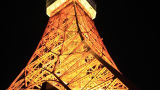 東京タワーのライトアップは季節によって変わります