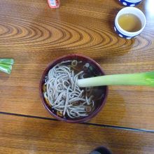 ねぎ一本で食べる当地名物ねぎそば