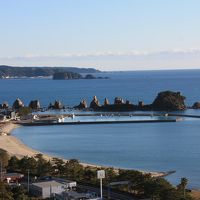 部屋から橋杭岩が見えた