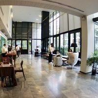 ロビーは、時間帯によっては、大混乱...