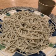 瀬戸焼の器も楽しめる蕎麦処