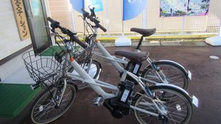 無料の電動レンタサイクル（２台）あります