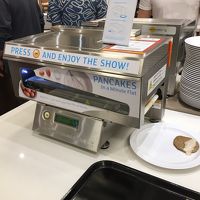 朝食の自動パンケーキ機