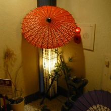 御庭の店内に入ると、和風の雰囲気を出すように設計されています