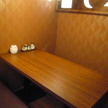 利用する人数によりますが、比較的、ゆっくりできる形の個室です