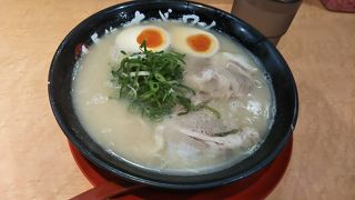 クリーミーな豚骨ラーメン