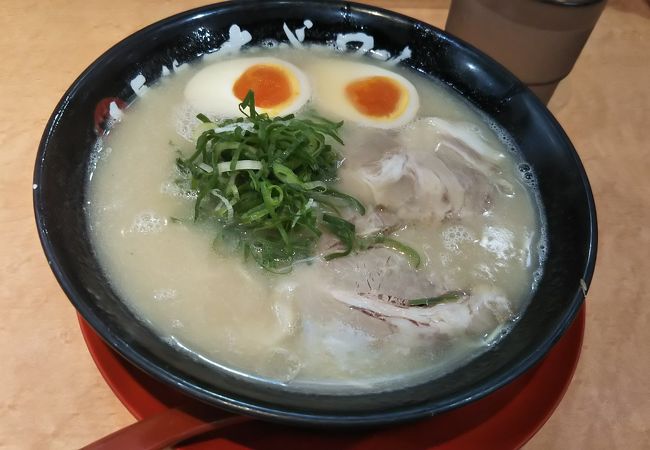 クリーミーな豚骨ラーメン