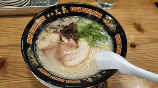 リーズナブルな豚骨ラーメン