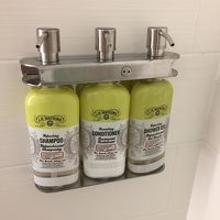 アメニティはこれ以外にボディーローションと石鹸がある