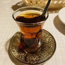 トルココーヒー。コーヒーというよりはお茶みたいな感じ