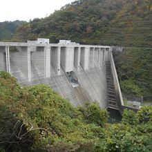 ダムです。中に入れます。