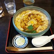 うにとじ蕎麦。そば湯を入れてなお美味しい。