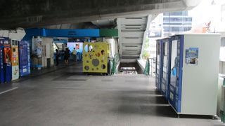 日中のプルンチット駅