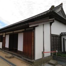 家老朝日家長屋