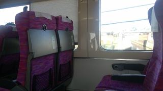 総武線快速が乗り入れている