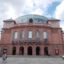 正面の様子です。