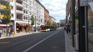 旧市街地の西側にあります。