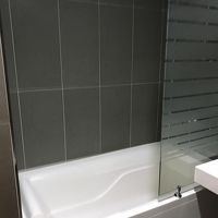 深めのバスタブ