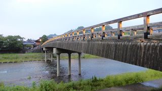 風情のある橋です