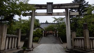 十柱の神様に忍者に逆さ狛犬