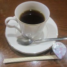 食後に出されたコーヒー（アイスも可）。これも本格的な味わい。