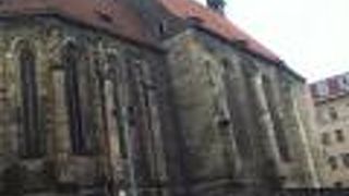 イラースクーフ橋東側の教会