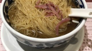 絶品の海老ワンタン麺