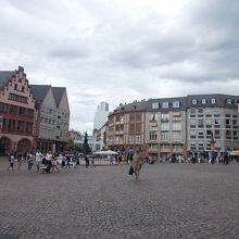 広場の様子です。