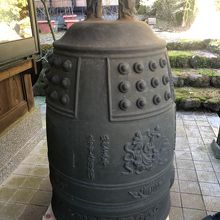 これまで吊るされていた平和の鐘