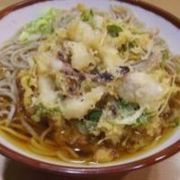 人気の立ち蕎麦で〆そば