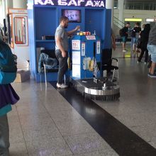 防犯用のスーツケースラップのコーナー