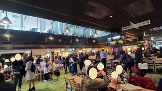 様々な料理を選べるため家族連れに最適です