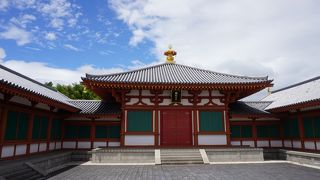 中でも有名なのは玉虫厨子