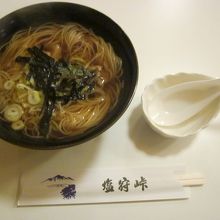 今回は鳥麺をオーダーしてみました（550円）。