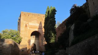 アルハンブラ宮殿の門