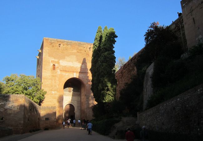 アルハンブラ宮殿の門