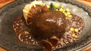 行列の有名ハンバーグ屋さん