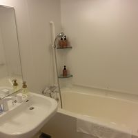 バスルーム。洗面台が使いやすかったです。