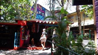 さまざまな国の料理が。