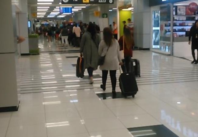 セキュリティ・チェックが無かったＳＡＬ国際空港