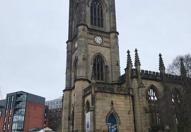 ST Luke's Church ＆ Gardens (Bombed Out Church)