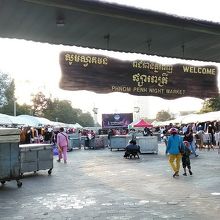 ナイトマーケット