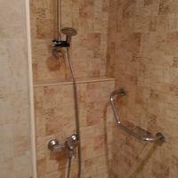 シャワー。バスはなし。