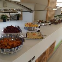 食事はビュッフェ