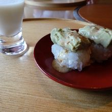 まずは湯葉のお寿し。これは素晴らしかった。