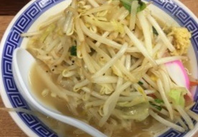 野菜たっぷりの濃厚スープの絶品タンメン