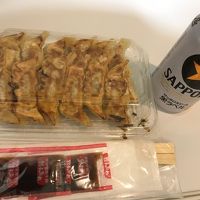 持ち帰りにして部屋で食べました。