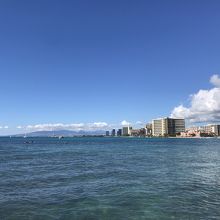 ビーチからのワイキキ側の風景