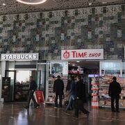 改装後のカサ・ヴォワヤジュー駅