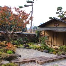 茶室「朝雲庵」と庭園